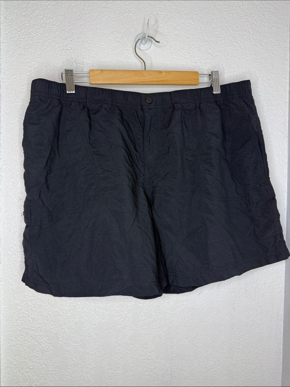 Columbia Omni-Shade Black Cargo Hiking Fishing Shorts XL Lightweight Nylon
